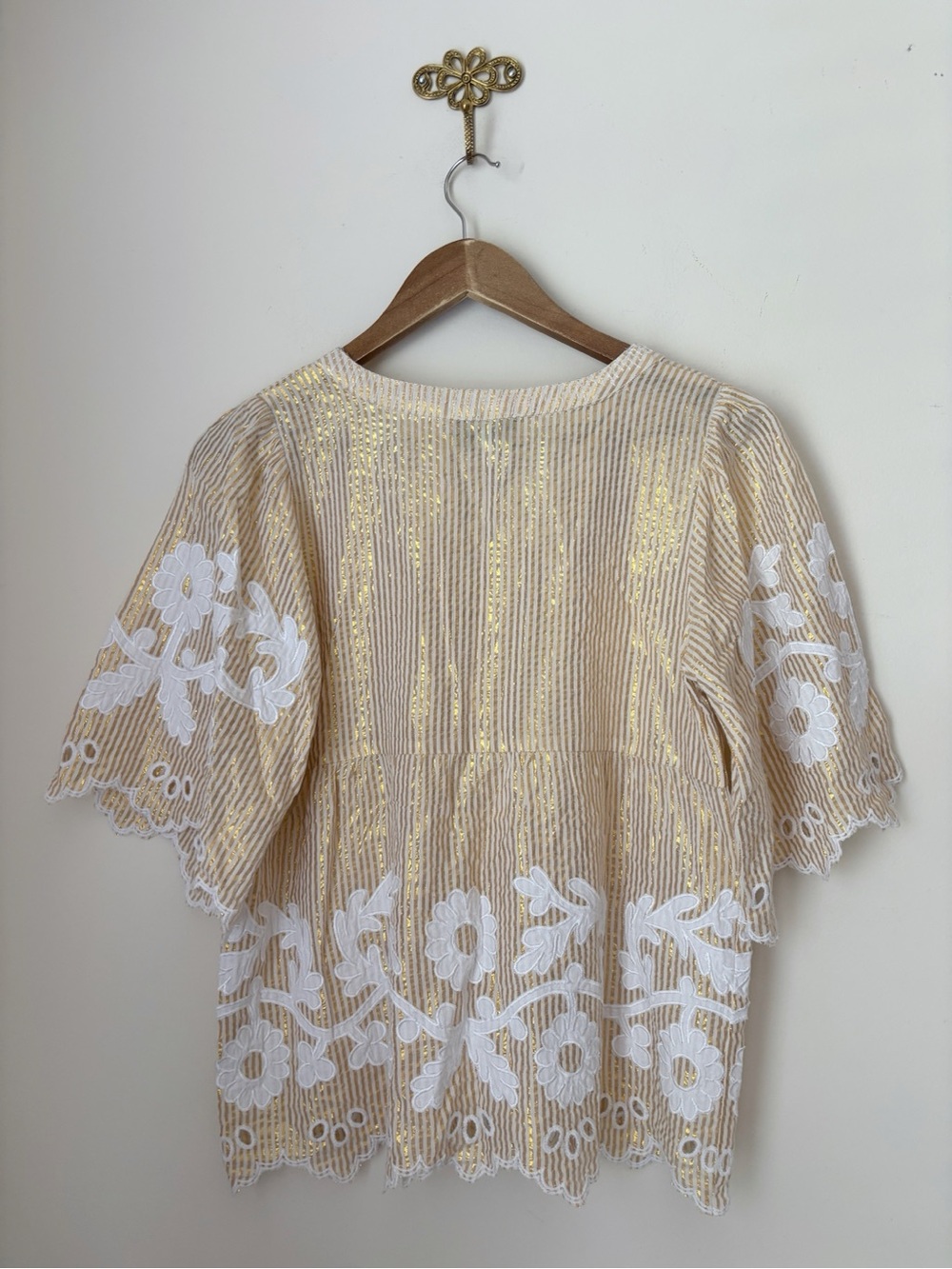Charleston Shoe Co Gold Lamé Striped Eyelet Alessio Blouse XS Summer Party - Picture 4 of 7